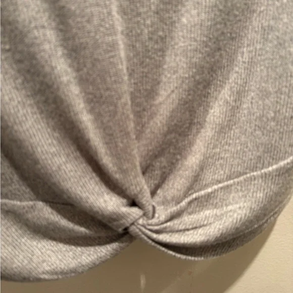 Aeropostale Heather Gray Short Sleeve Top - Picture 2 of 4